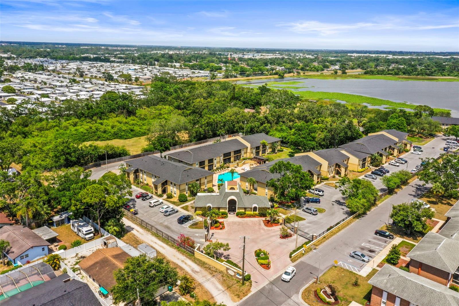 Clubhouse & fitness center