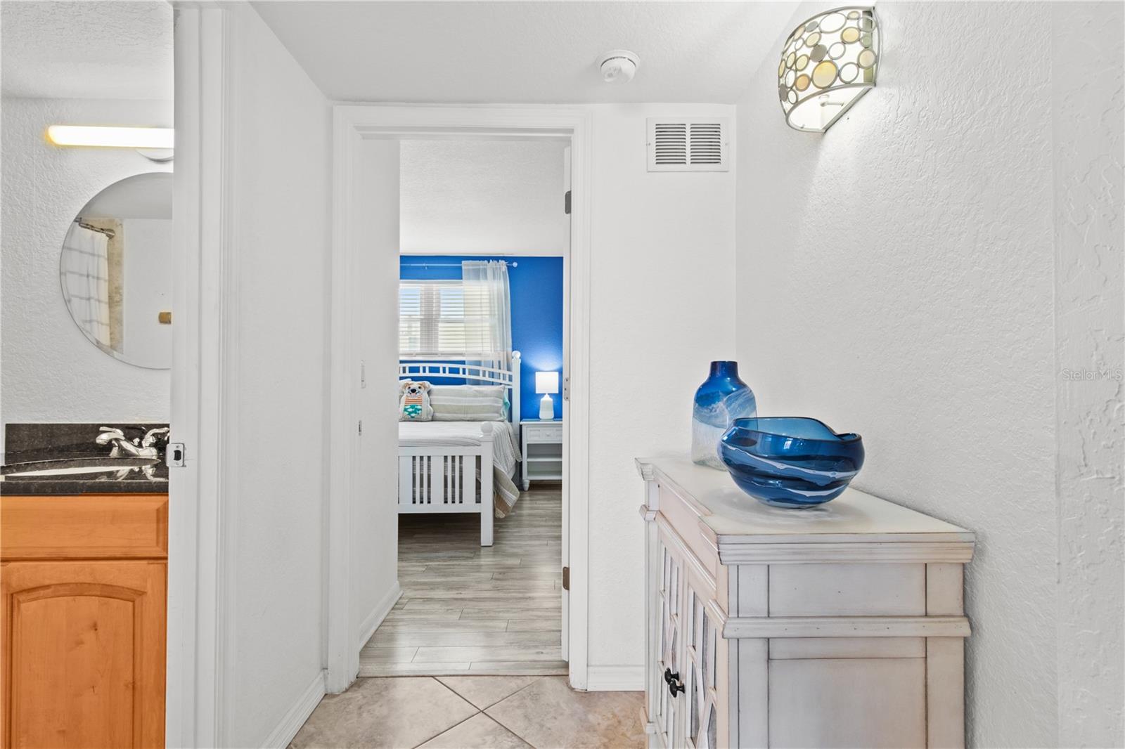 side hall to bathroom / bedroom 2