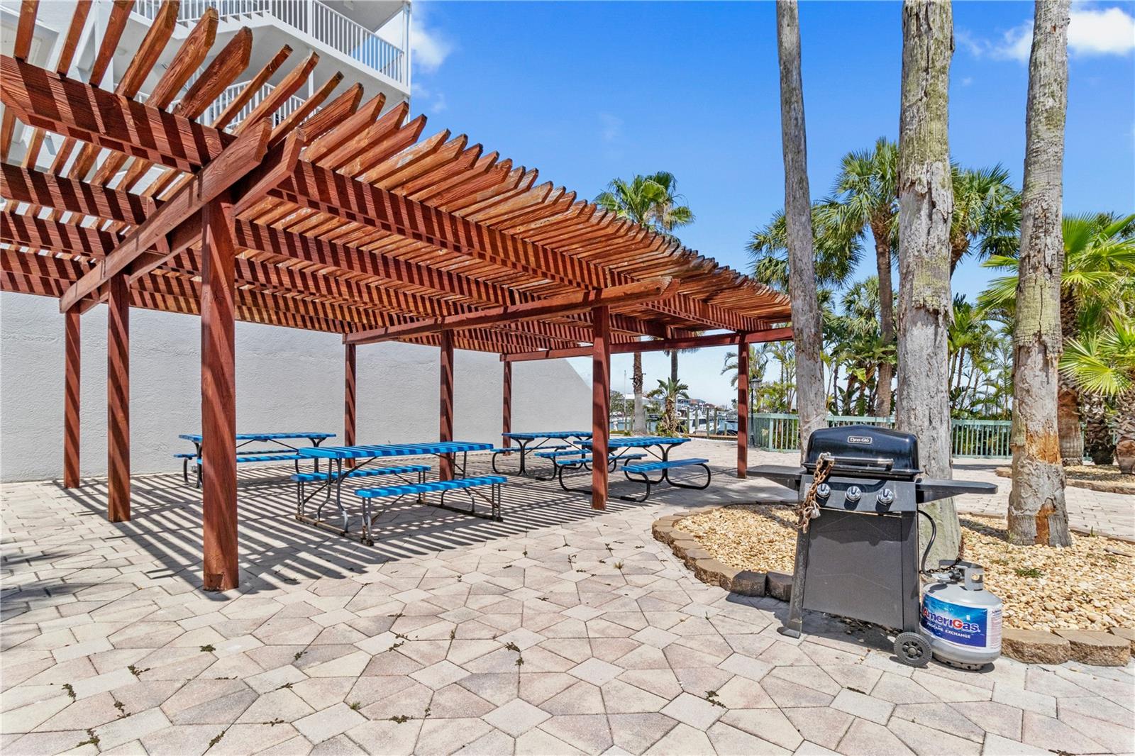 on-site grill and lounge area