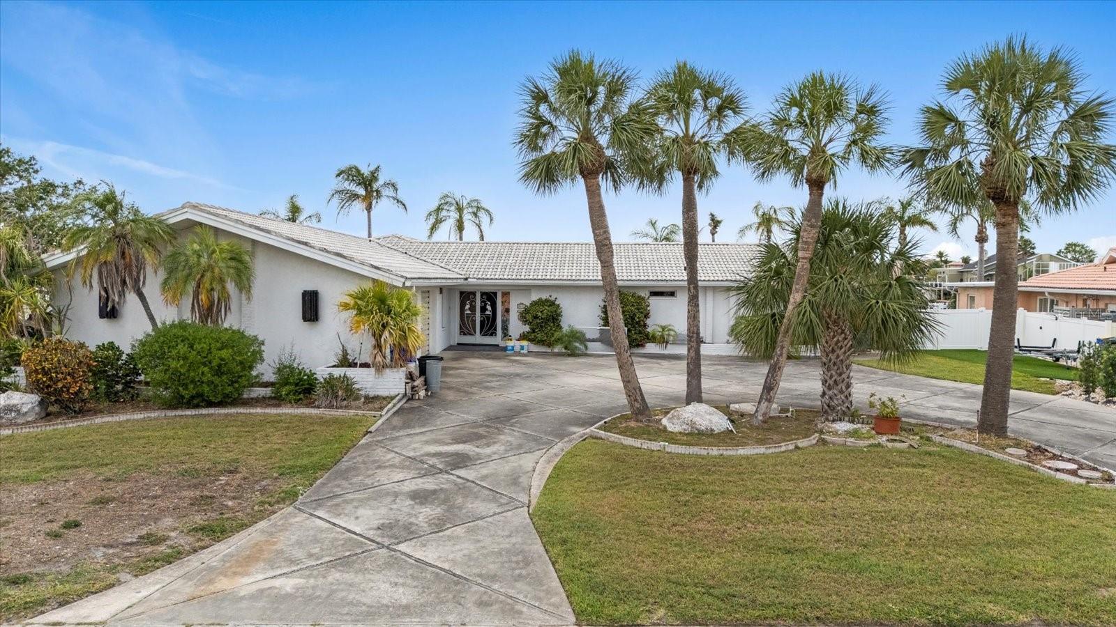 Large lot with circle drive and 3 car garage!