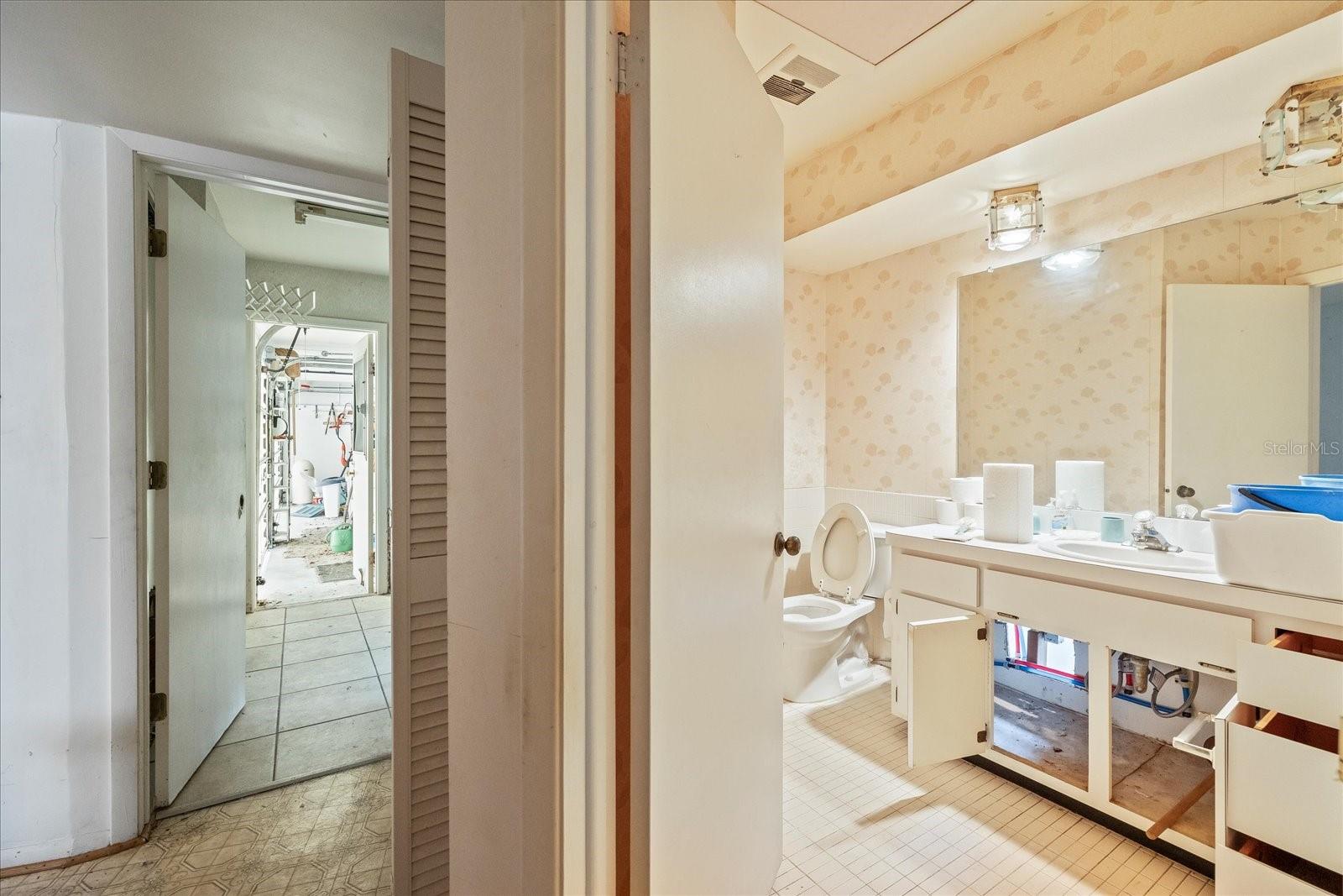 Half bath- in hallway
