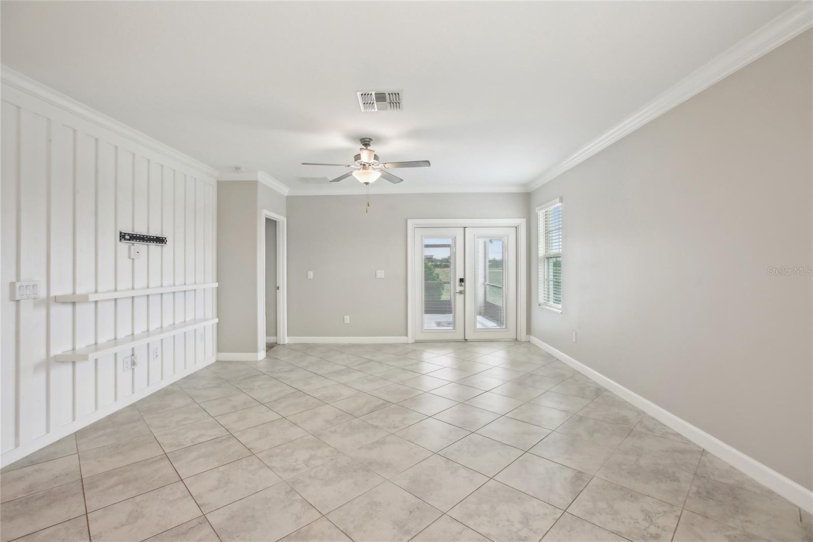 Great room with accent wall!