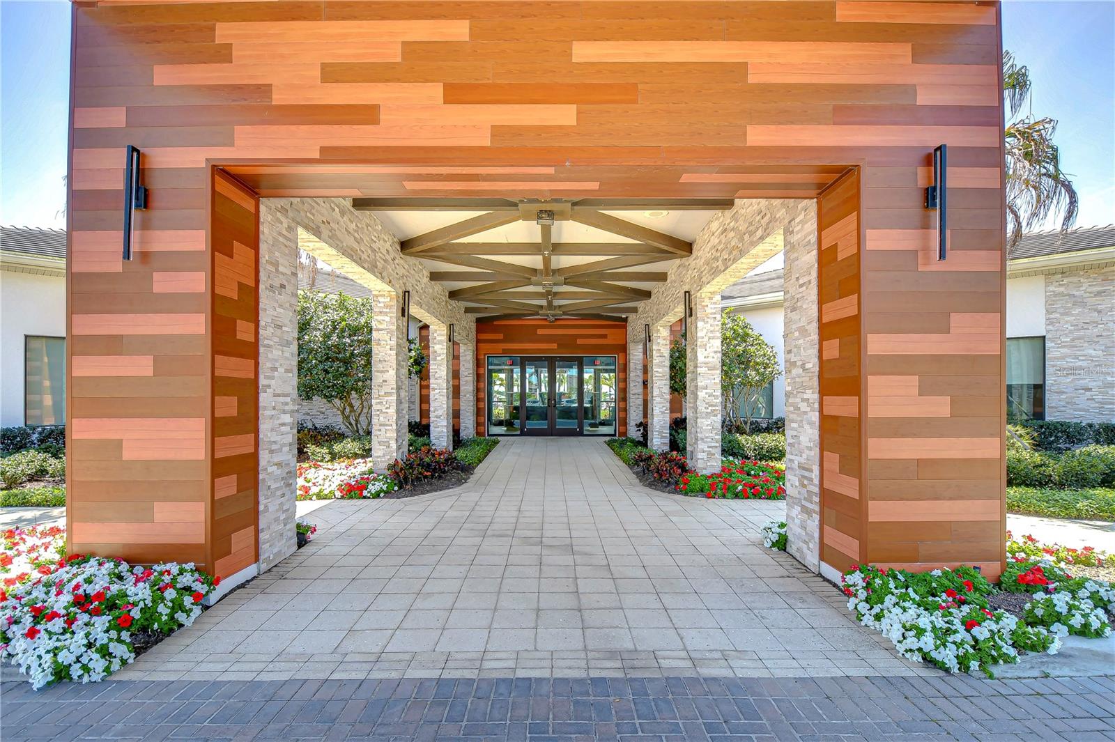Stunning curb appeal!