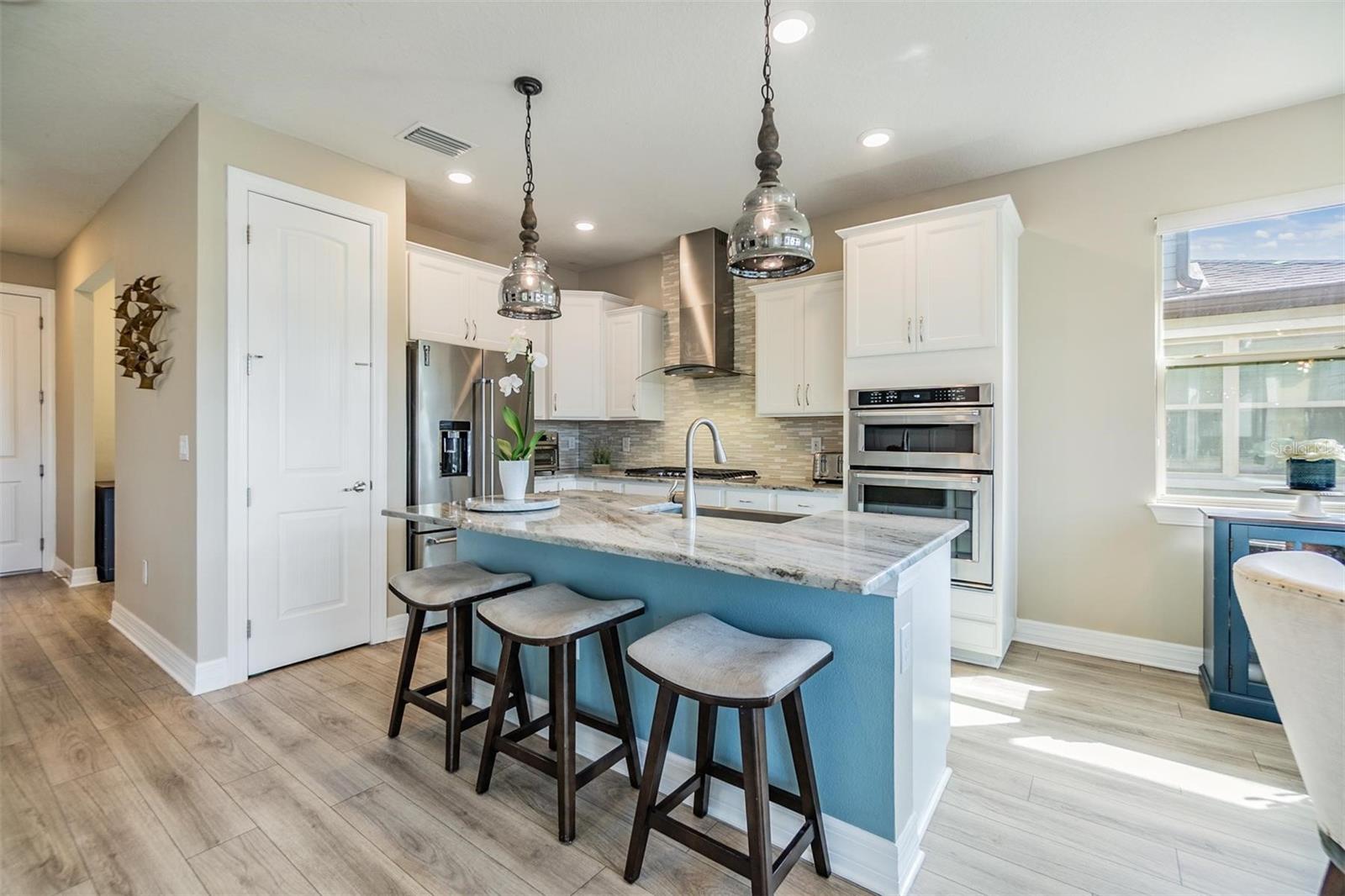 large island great for entertaining