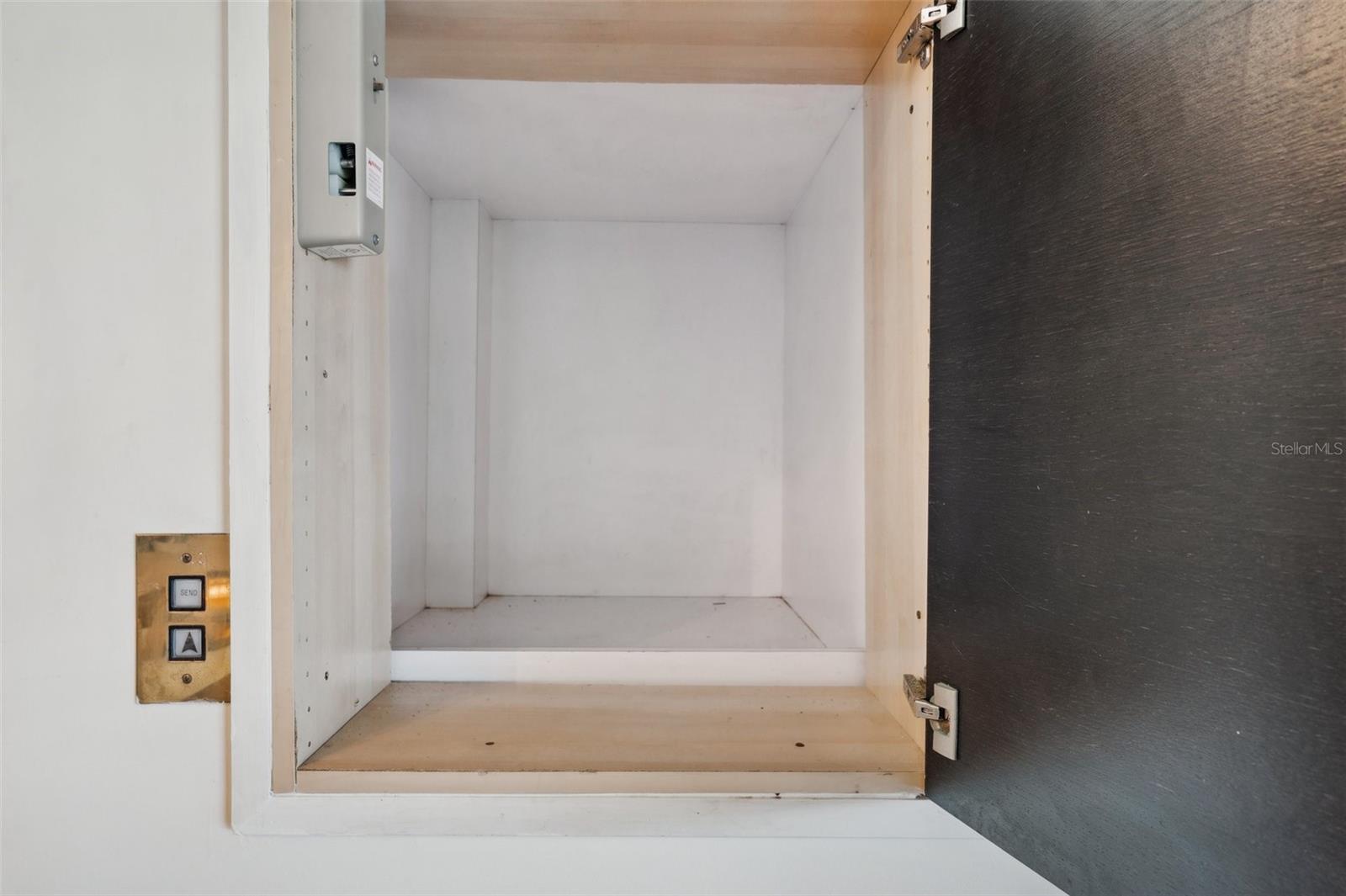 Dumbwaiter
