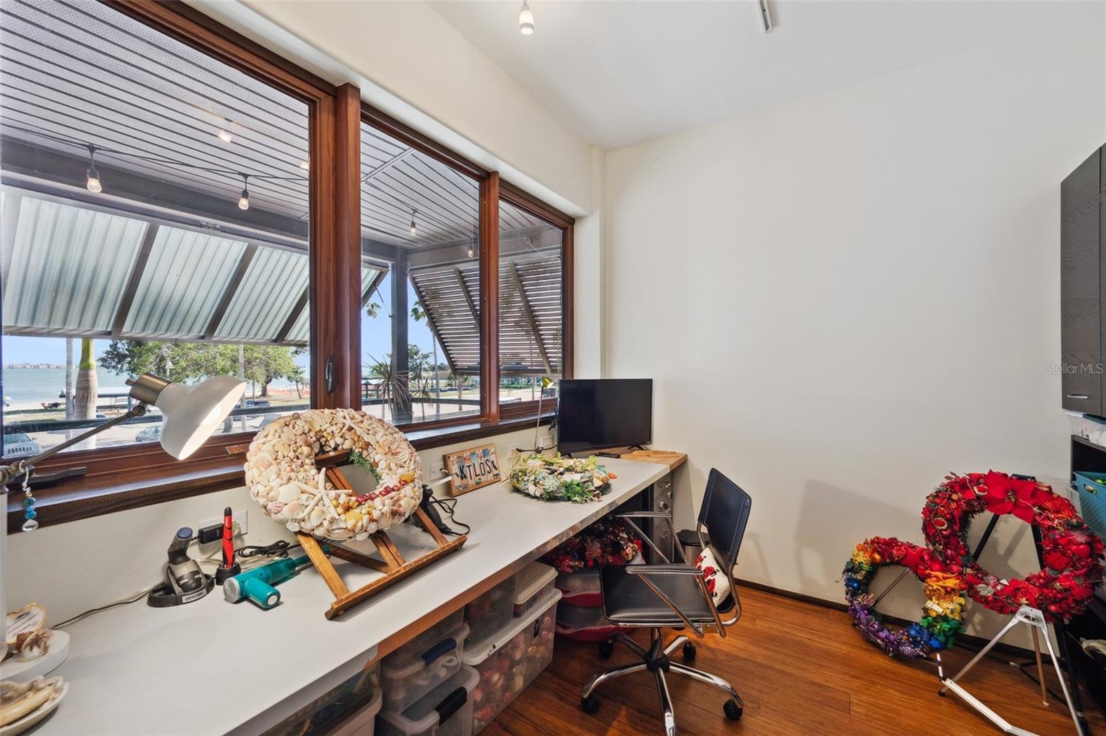 2nd Home office
