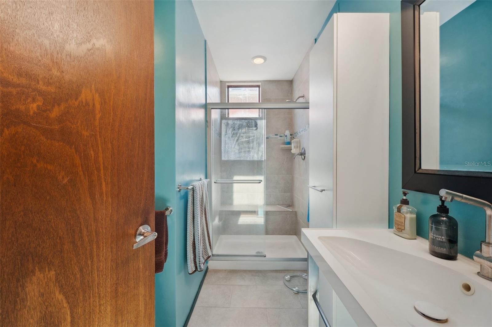 2nd bathroom