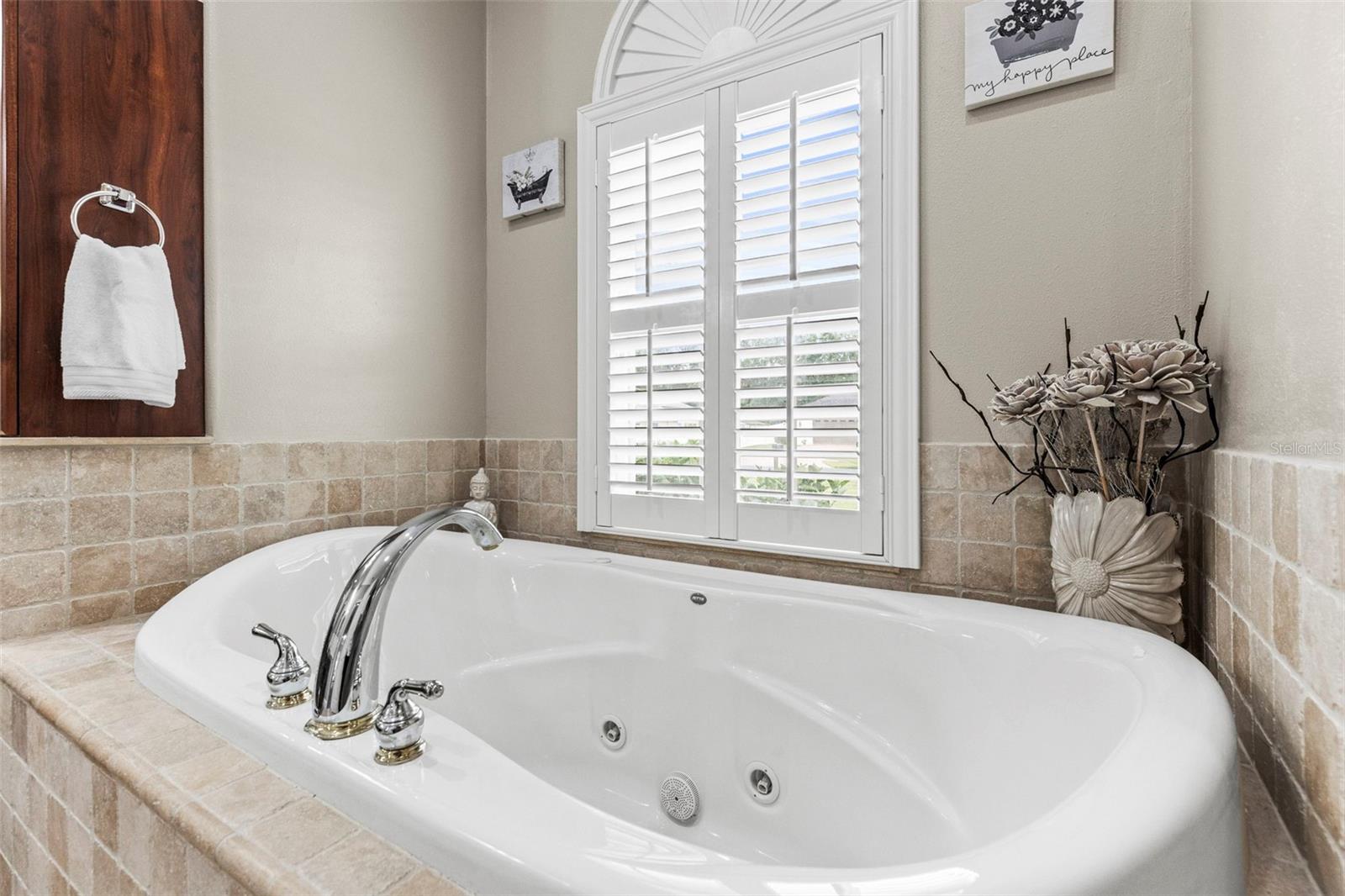 Built in jetted tub