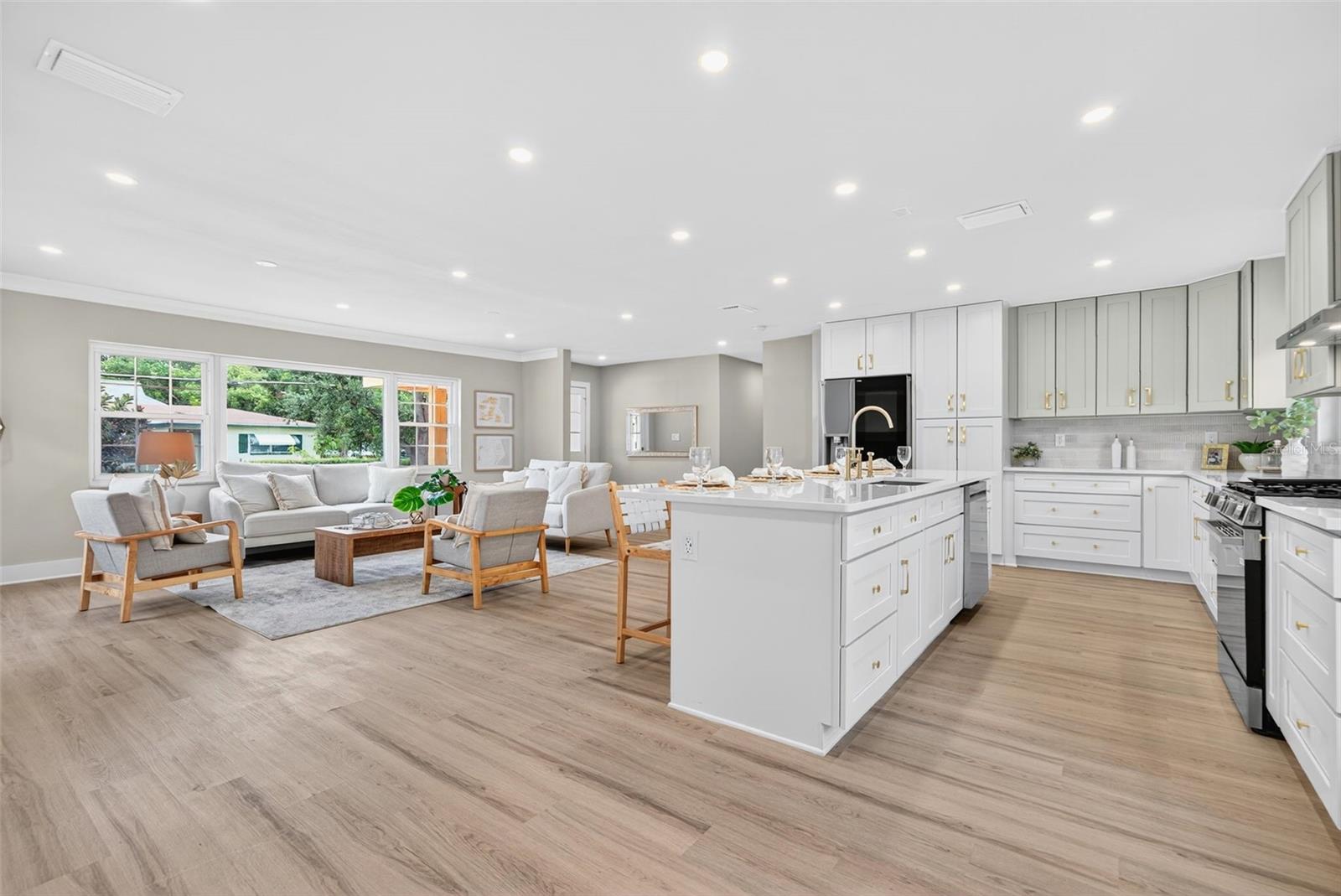 Living Room/Kitchen combo