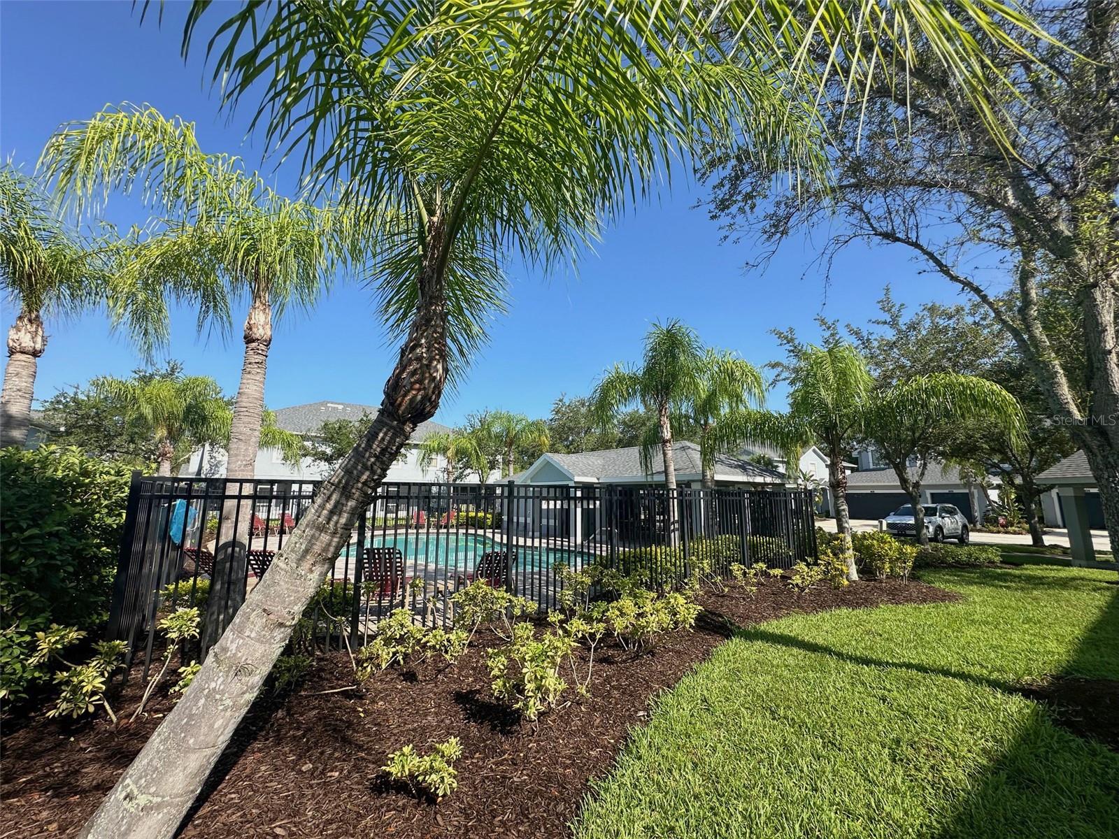 TB8380677