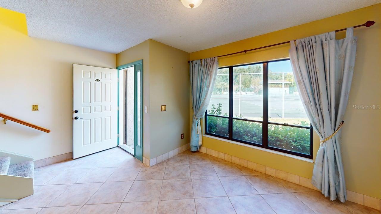 iving room