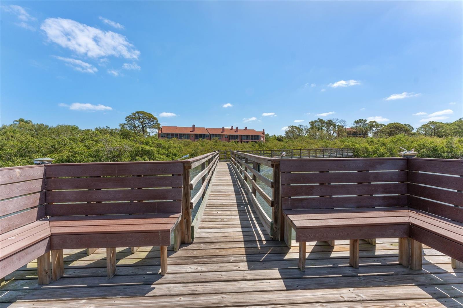 Community Pier Seating