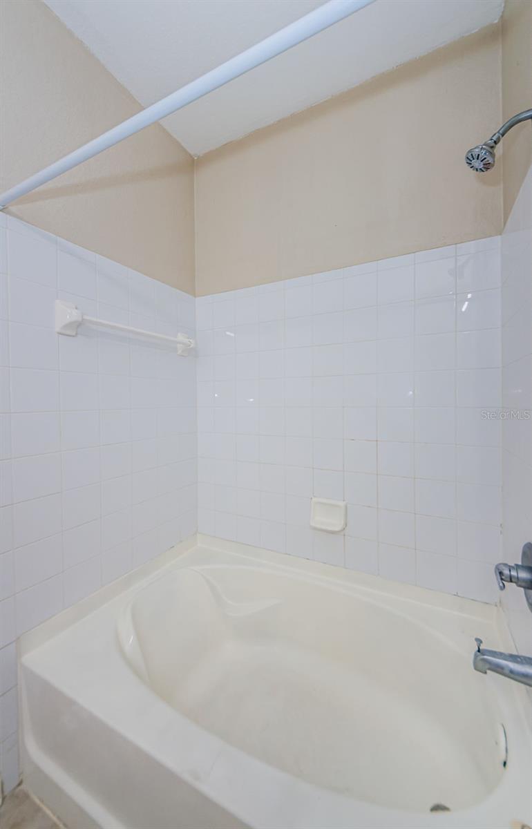 Full size Tub