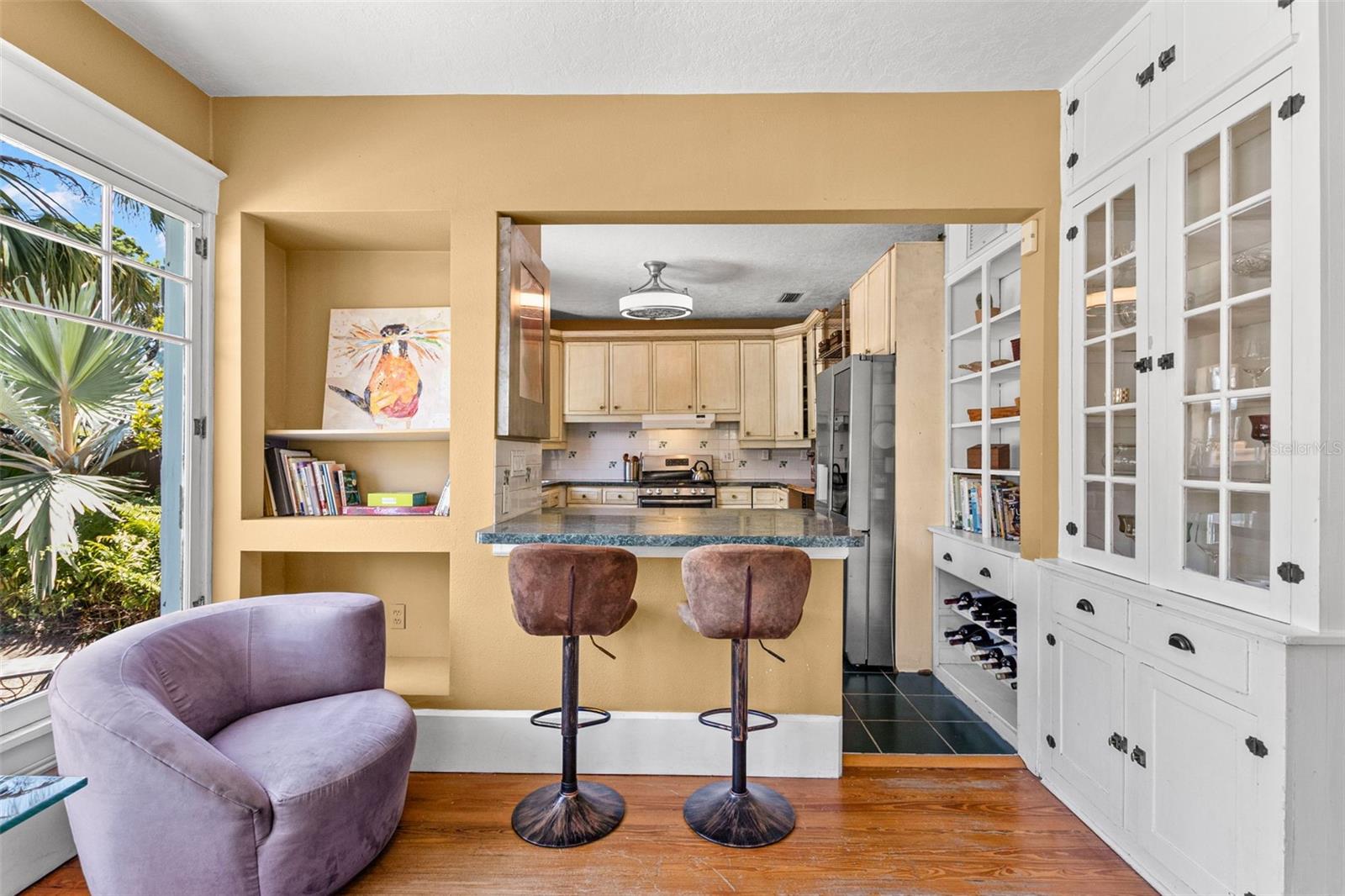 Breakfast bar