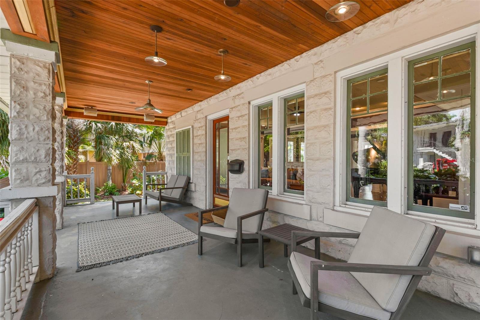 Amazing front porch!