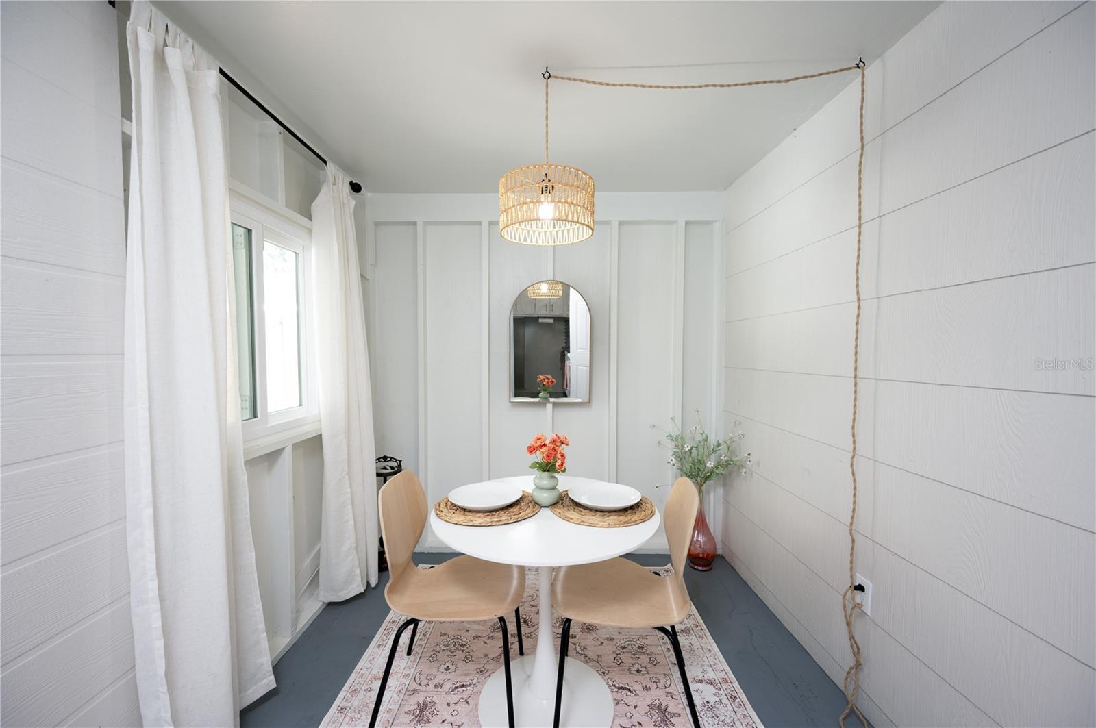 Bonus Room perfect for dining or office