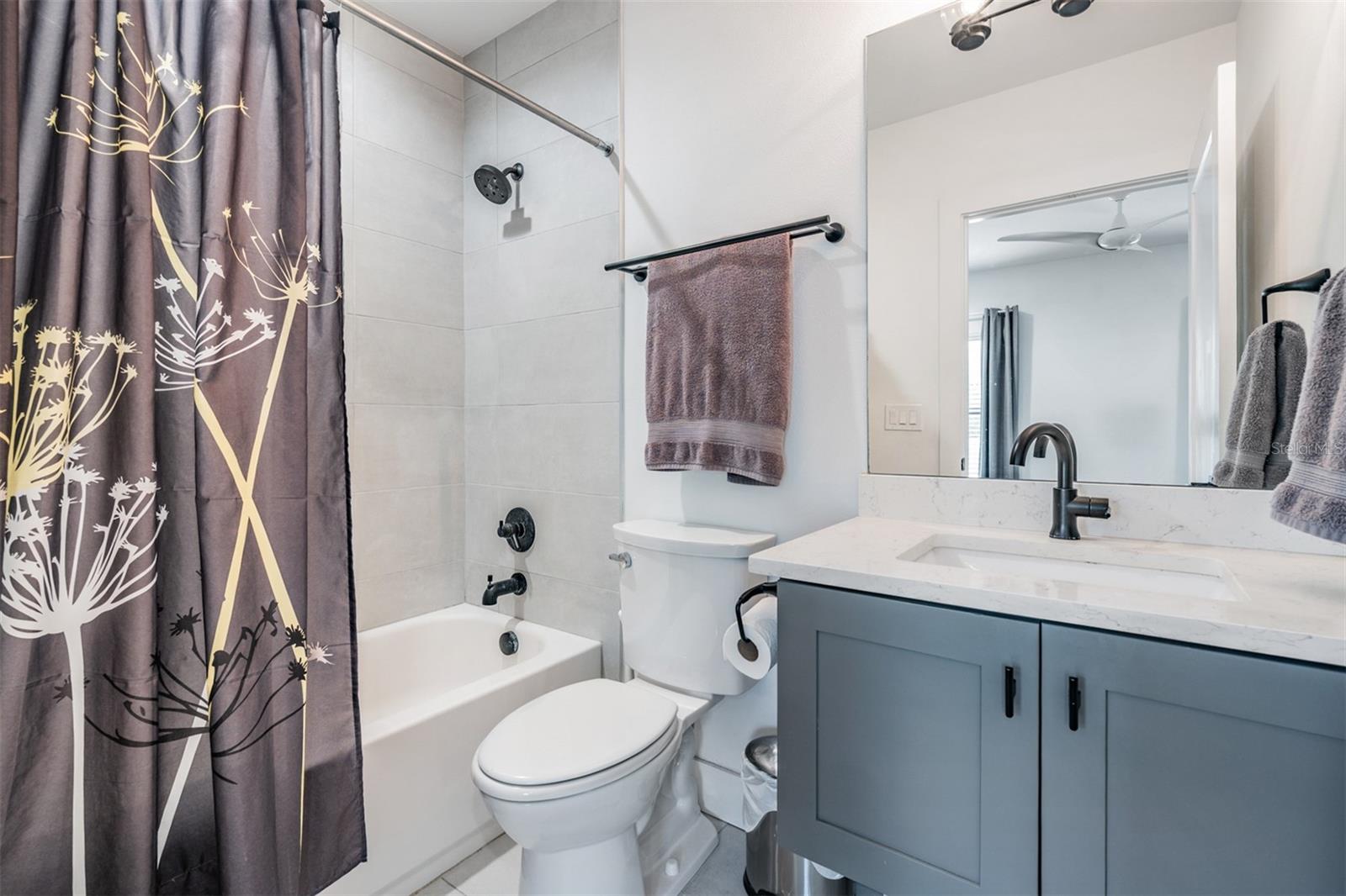 Downstairs bedroom Suite bath
