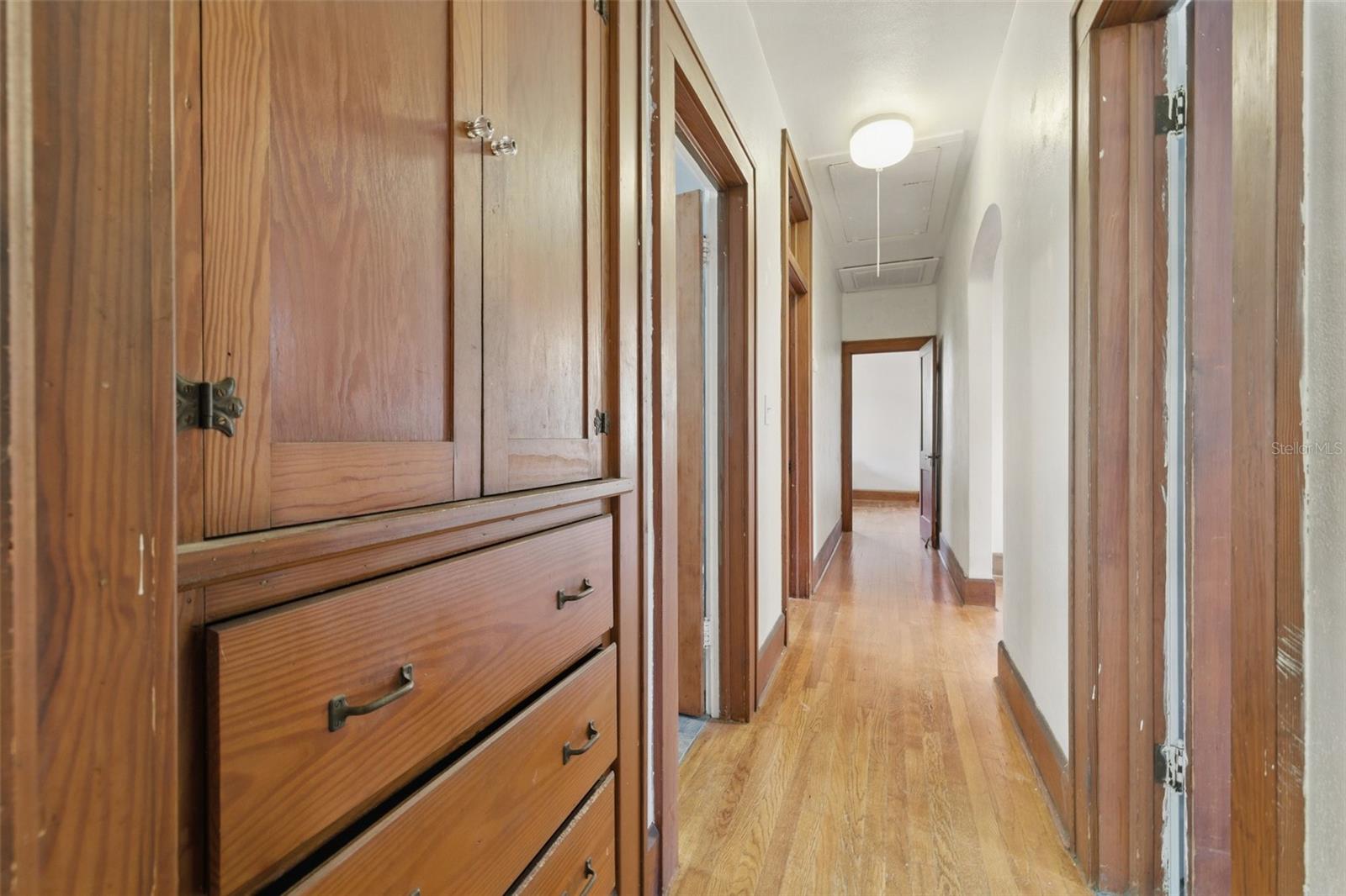 Original Built-in Chest & Drawers