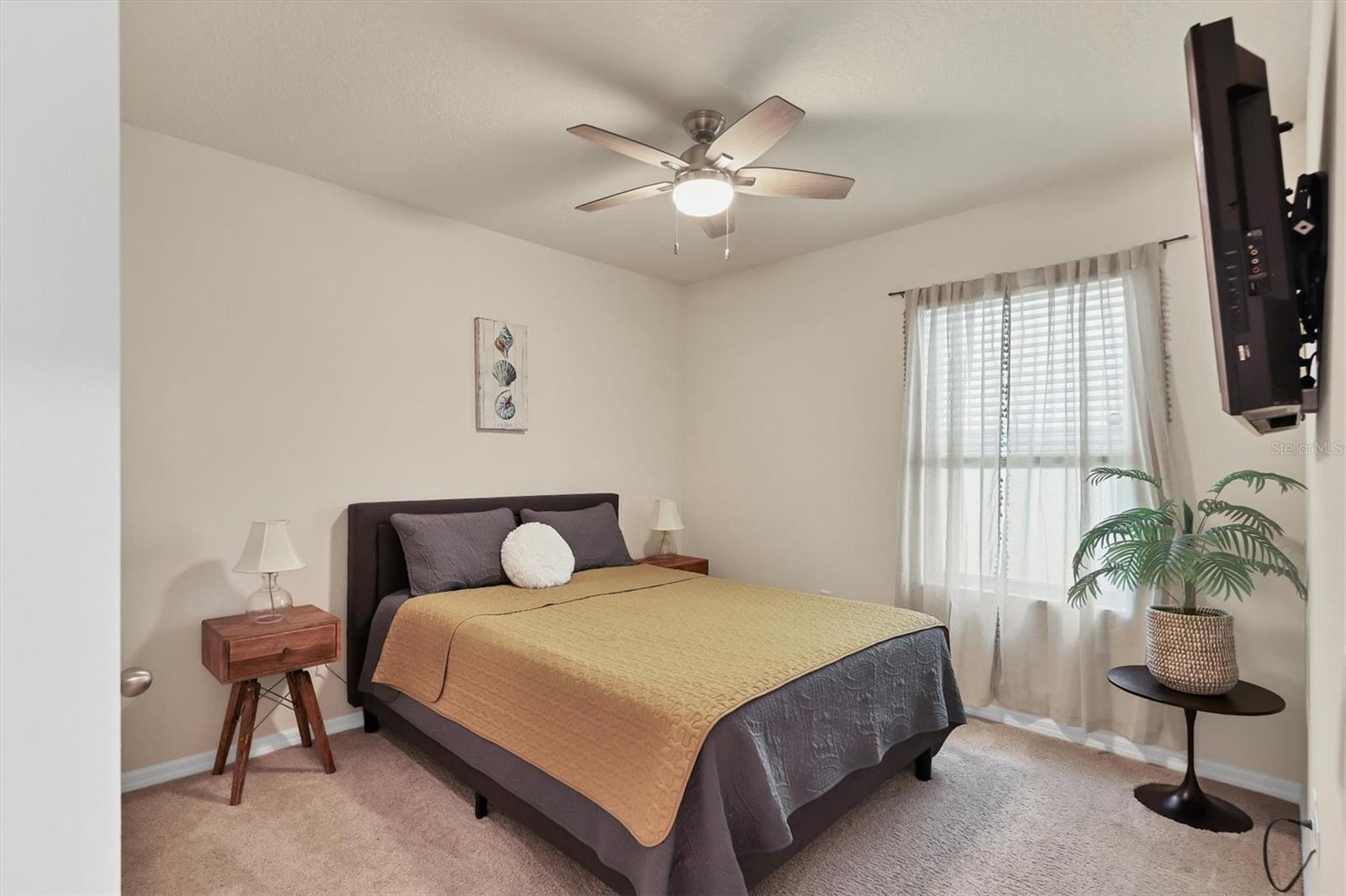 Secondary bedroom