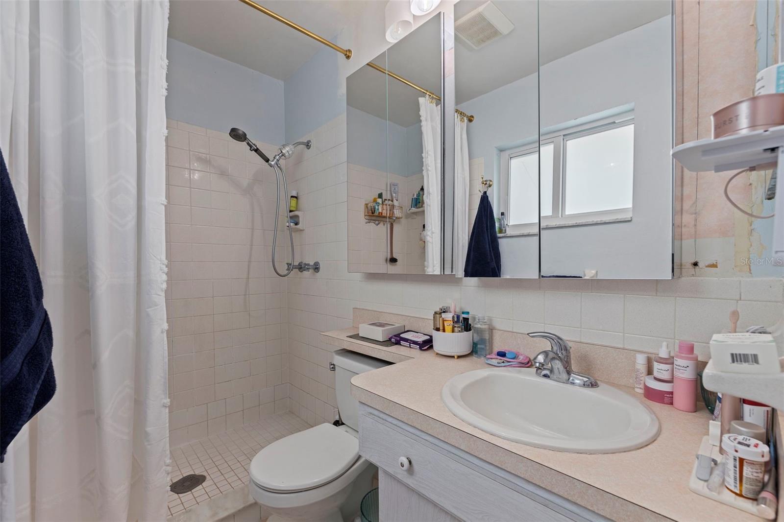 EN SUITE