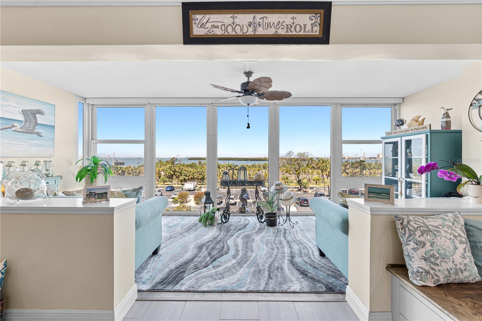 Floor to ceiling windows in the living area give amazing light throughout the condo and vast views of the Gulf and Tampa Bay.