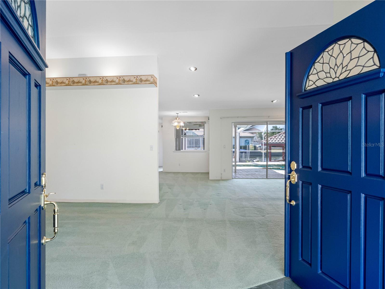 Entrance to the living room