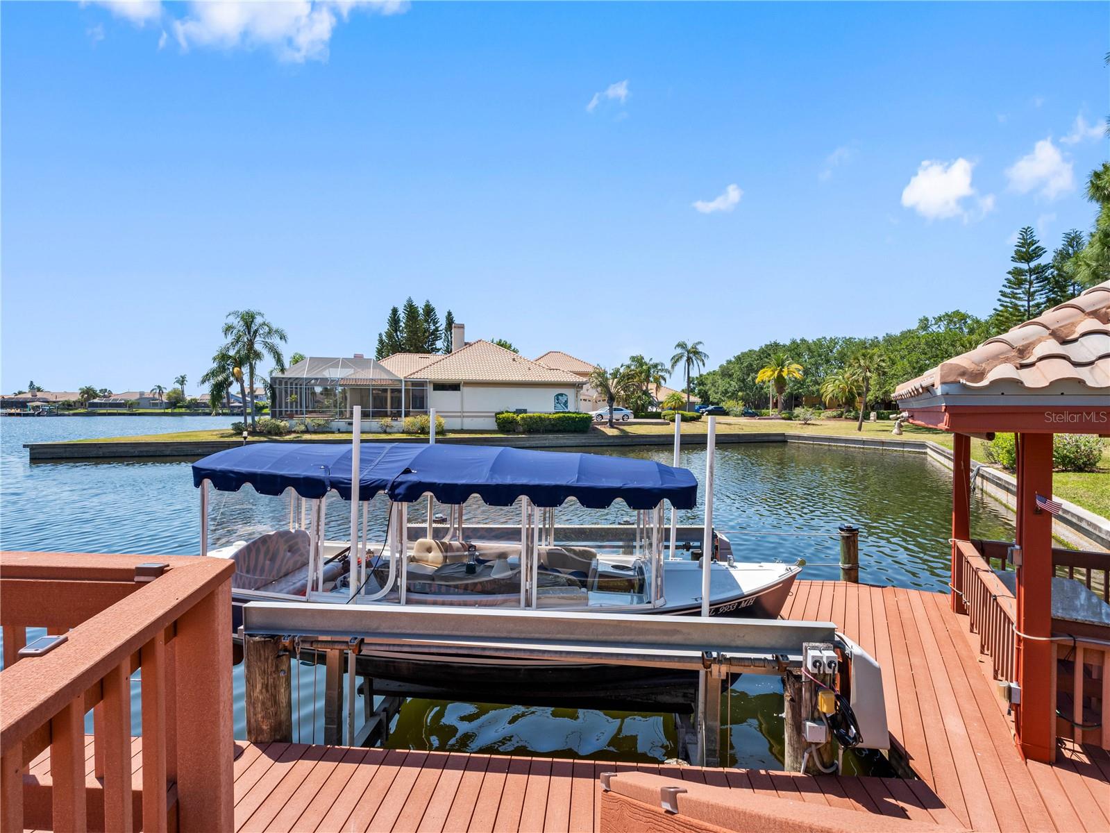 12,000-lb boat lift