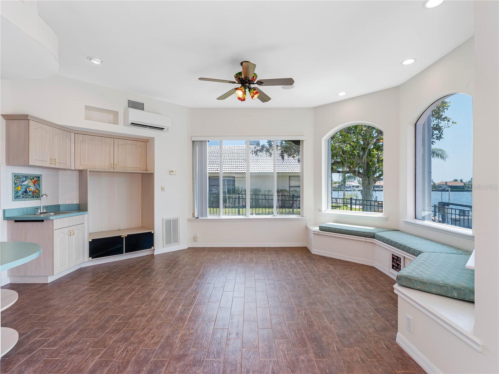 Entertainment room