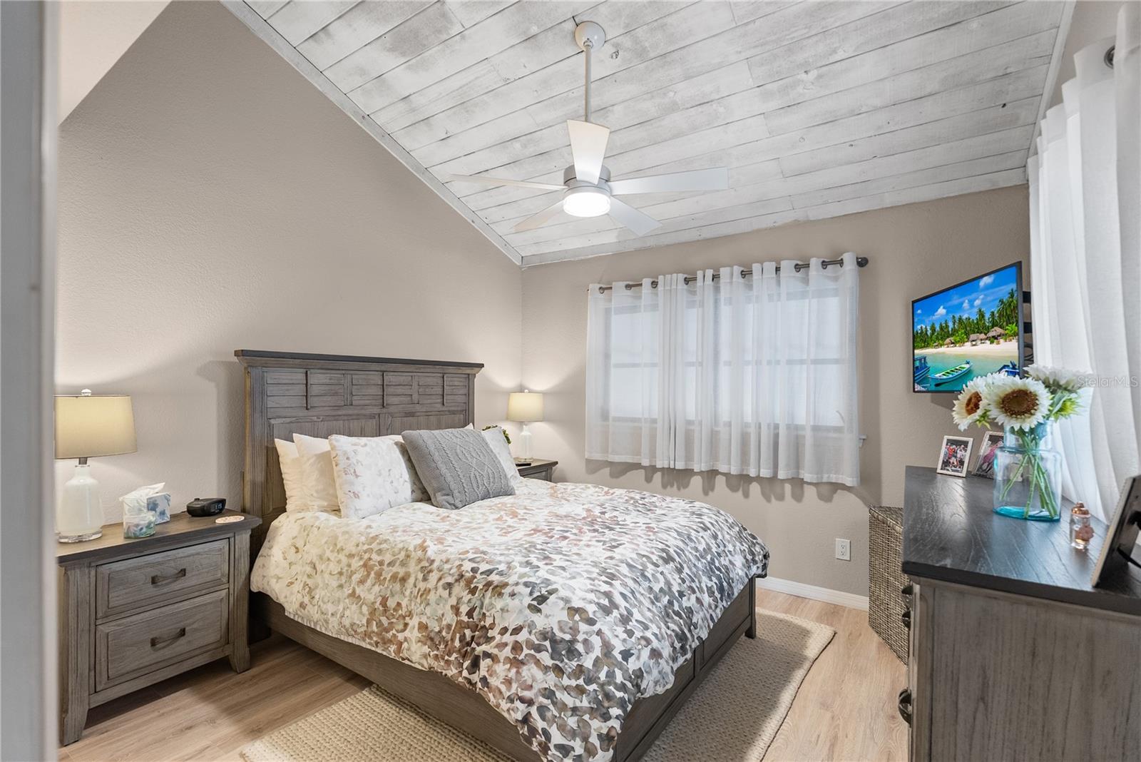 Spacious downstairs 2nd bedroom