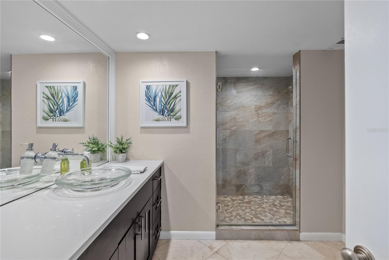 Absolutely beautiful 2nd bathroom