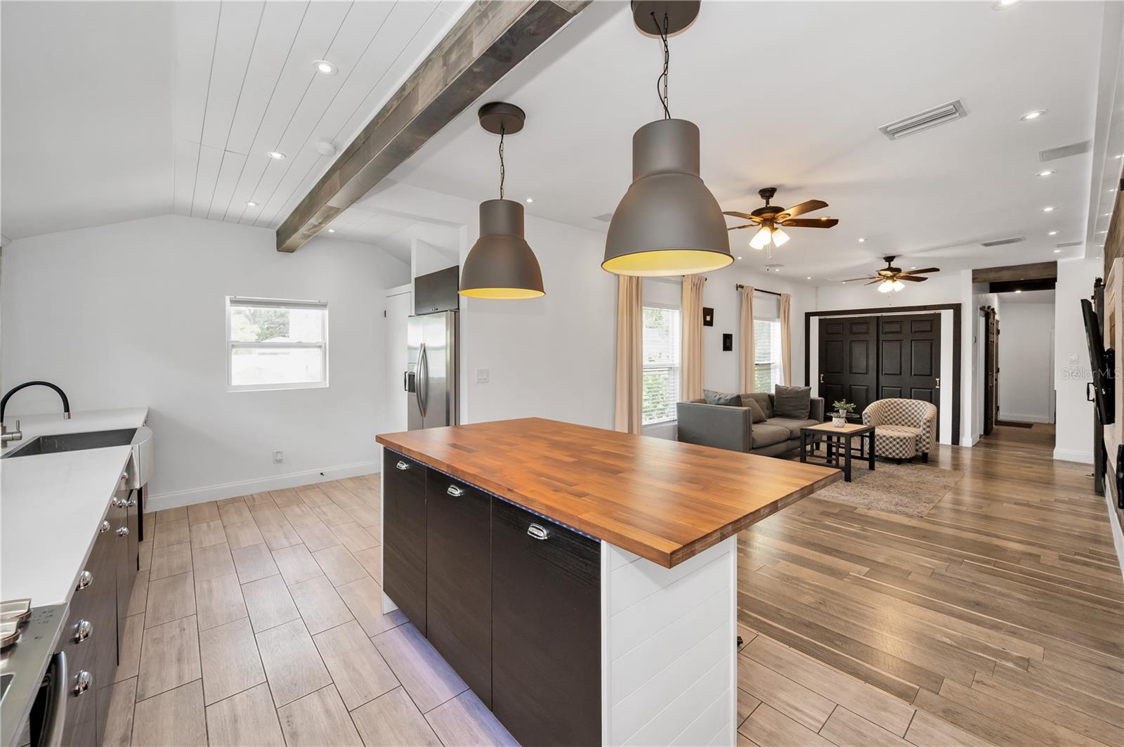 LED lighting also located in Kitchen Island