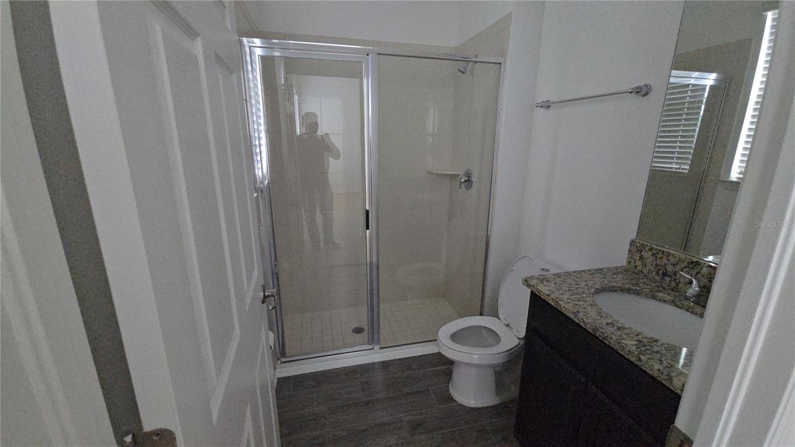 down stair bath room 2