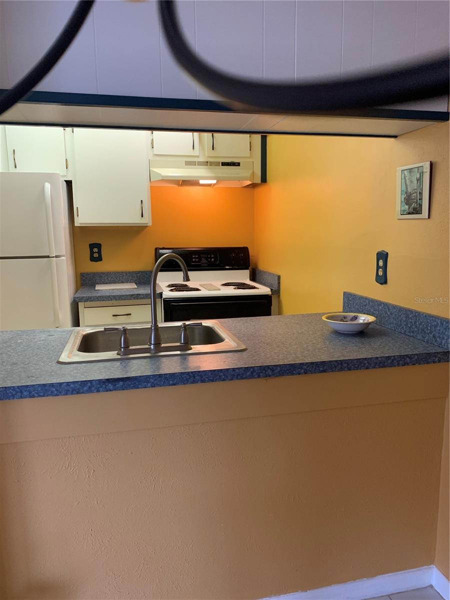 Pass thru to kitchen area