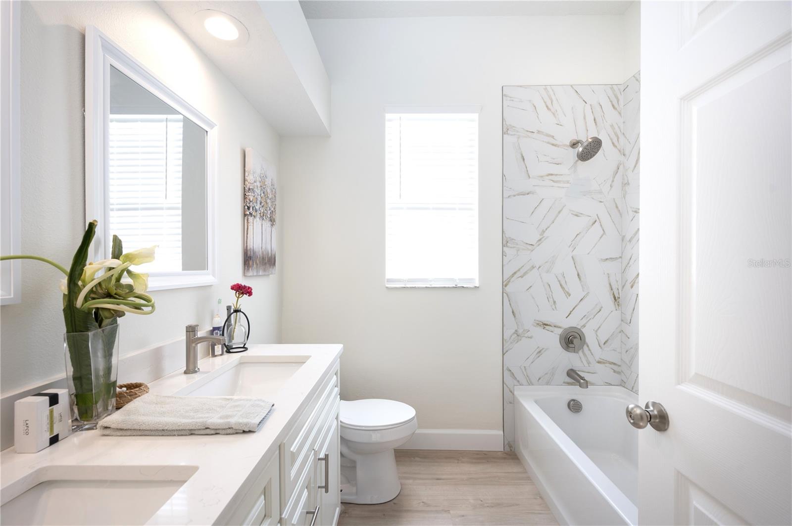 Jack and jill bath