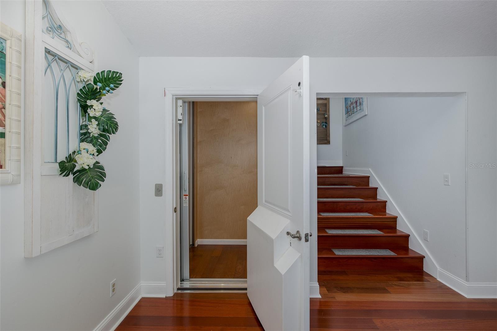 Foyer Elevator access