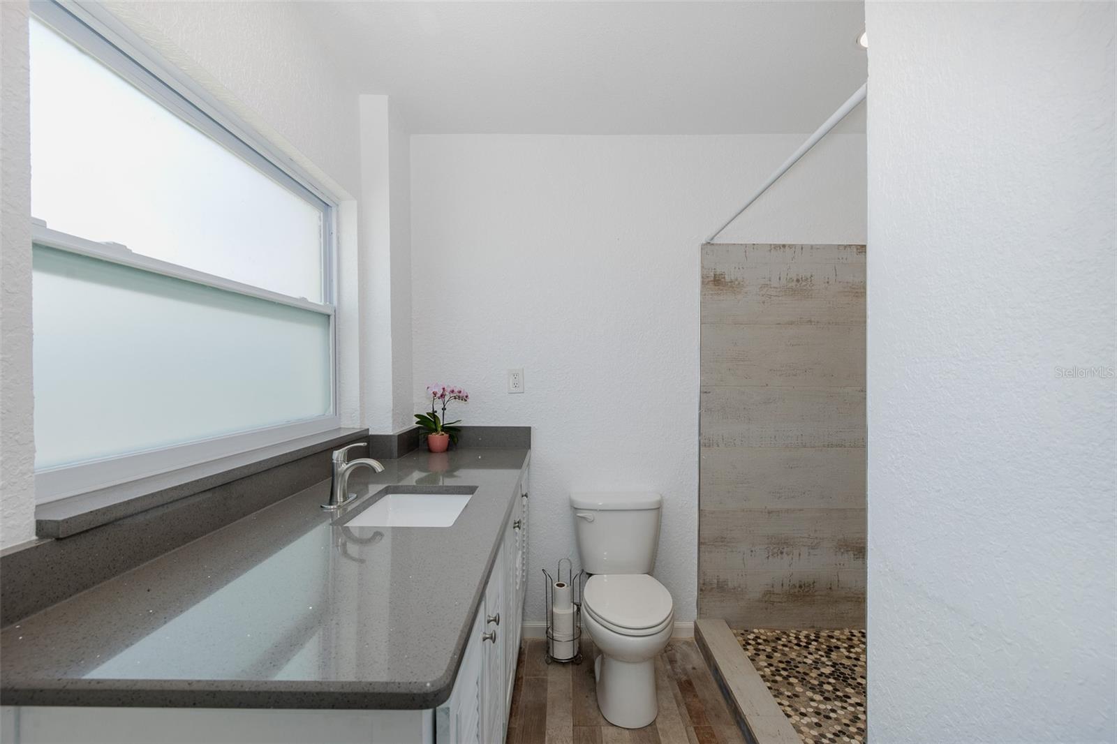 Ground floor pool bath