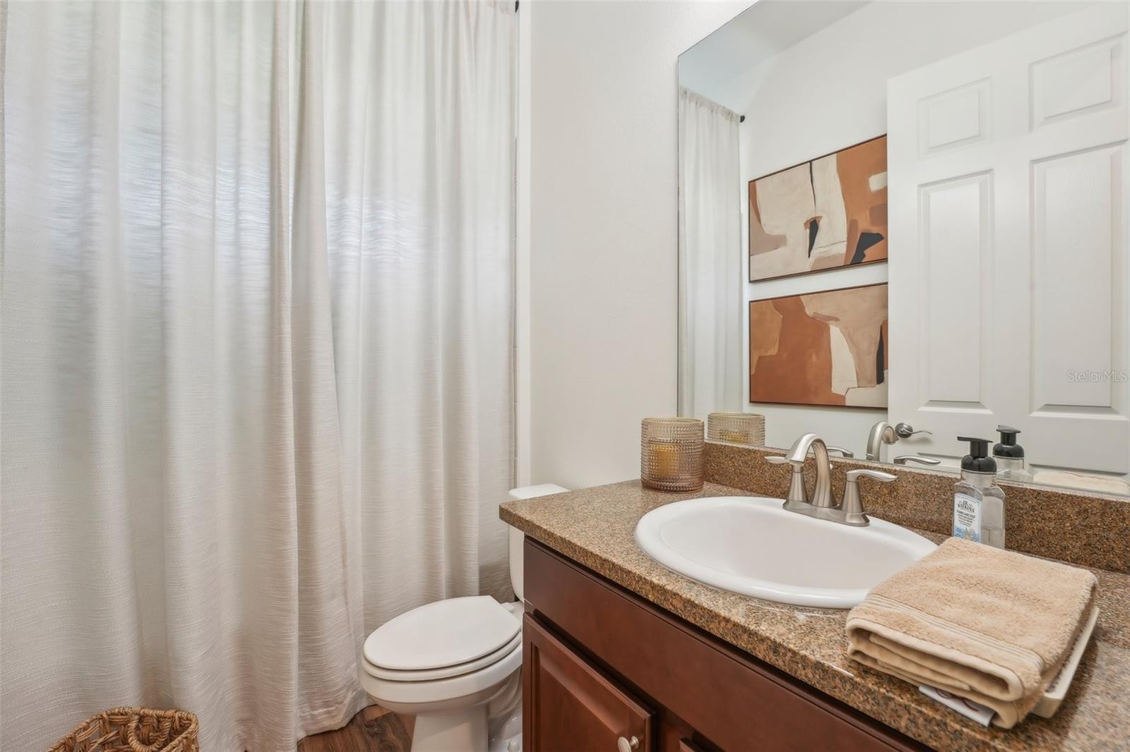 BATHROOM 5
