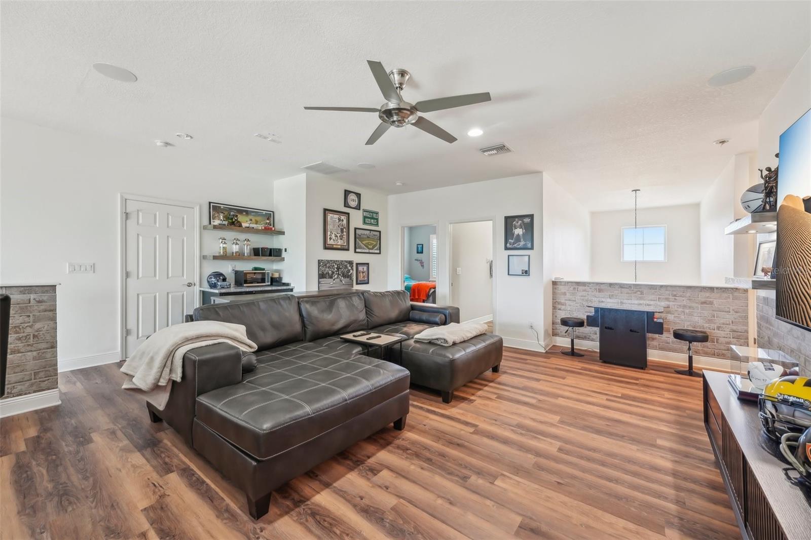 OVER-SIZED LOFT READY FOR ALL THE ENTERTAINMENT!