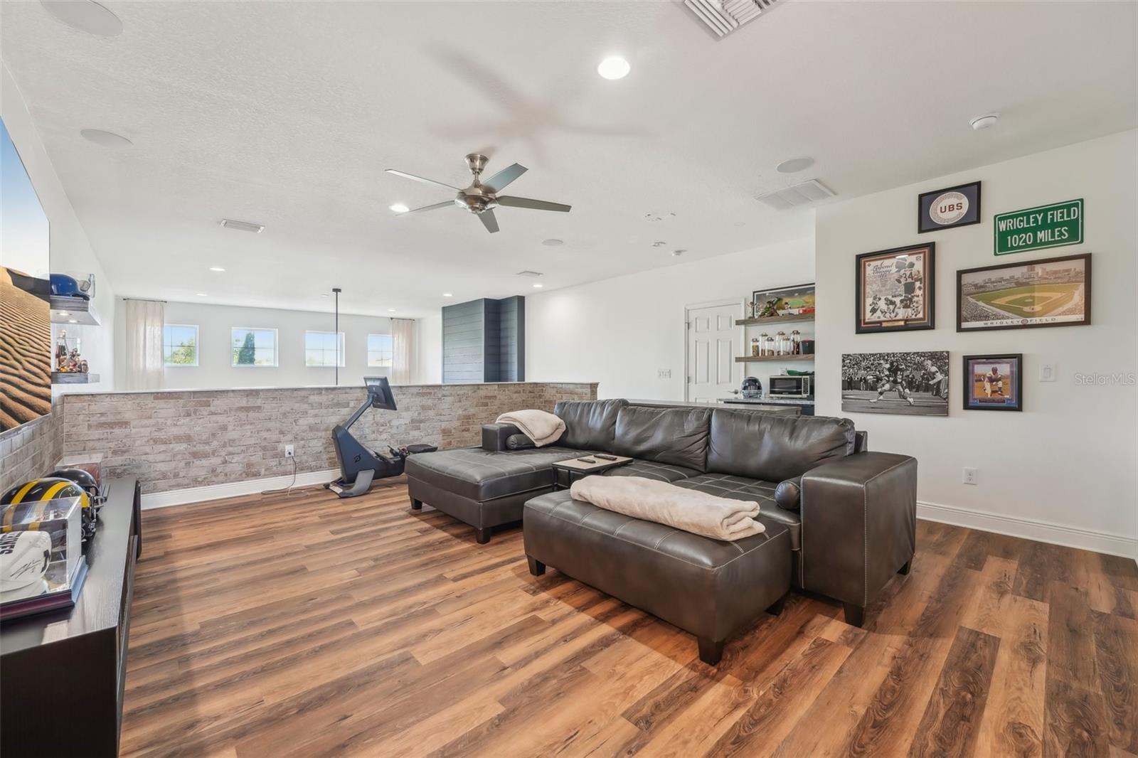 OVER-SIZED LOFT READY FOR ALL THE ENTERTAINMENT!