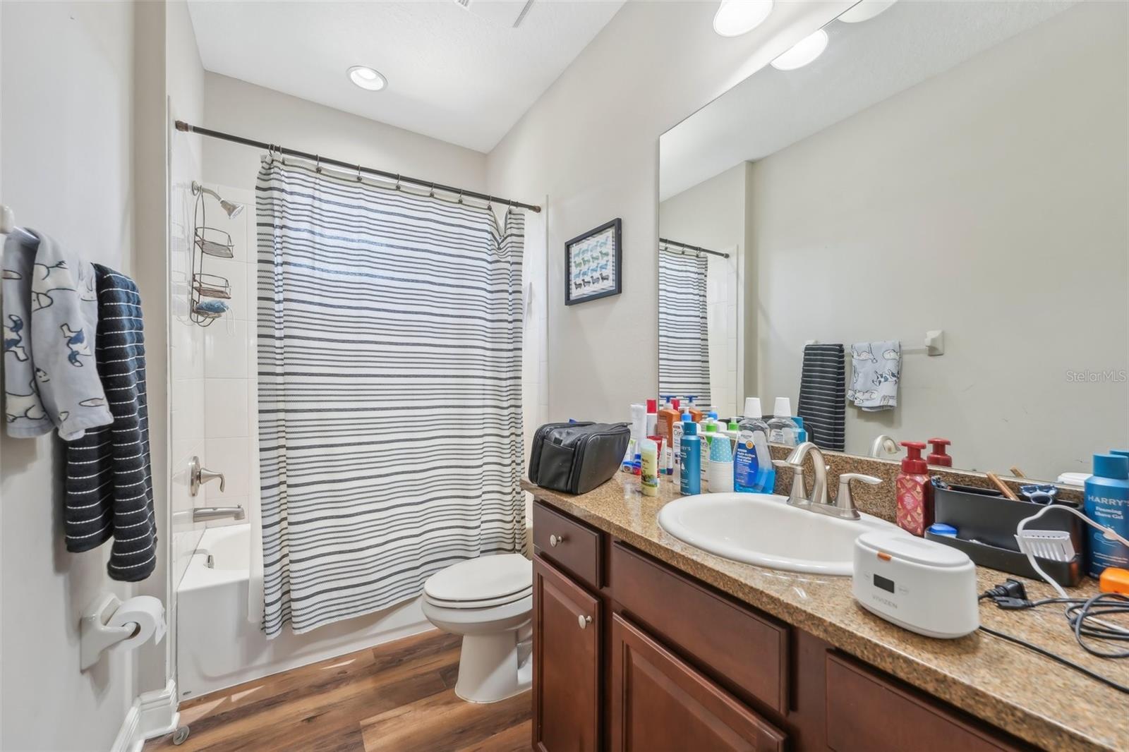 BATHROOM 4