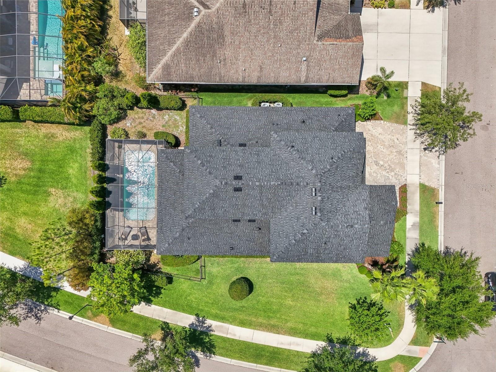 AERIAL VIEW OF PROPERTY SHOWS NO DIRECT BACK YARD NEIGHBORS!