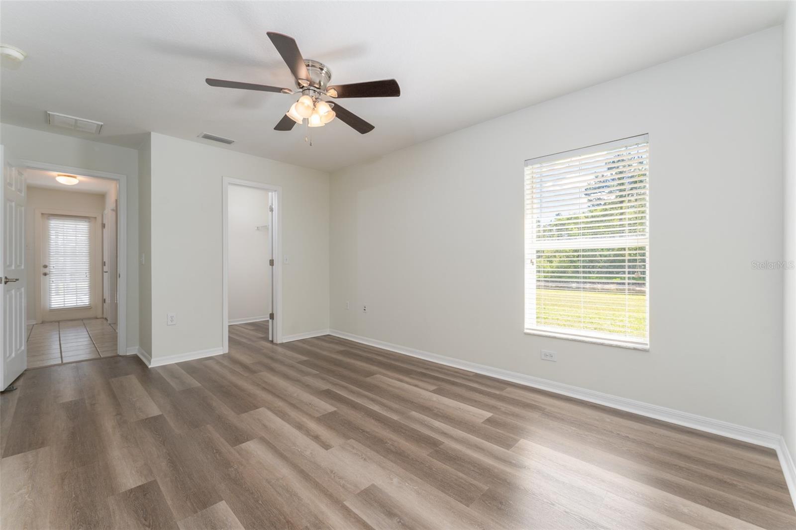 view inside bedroom 4