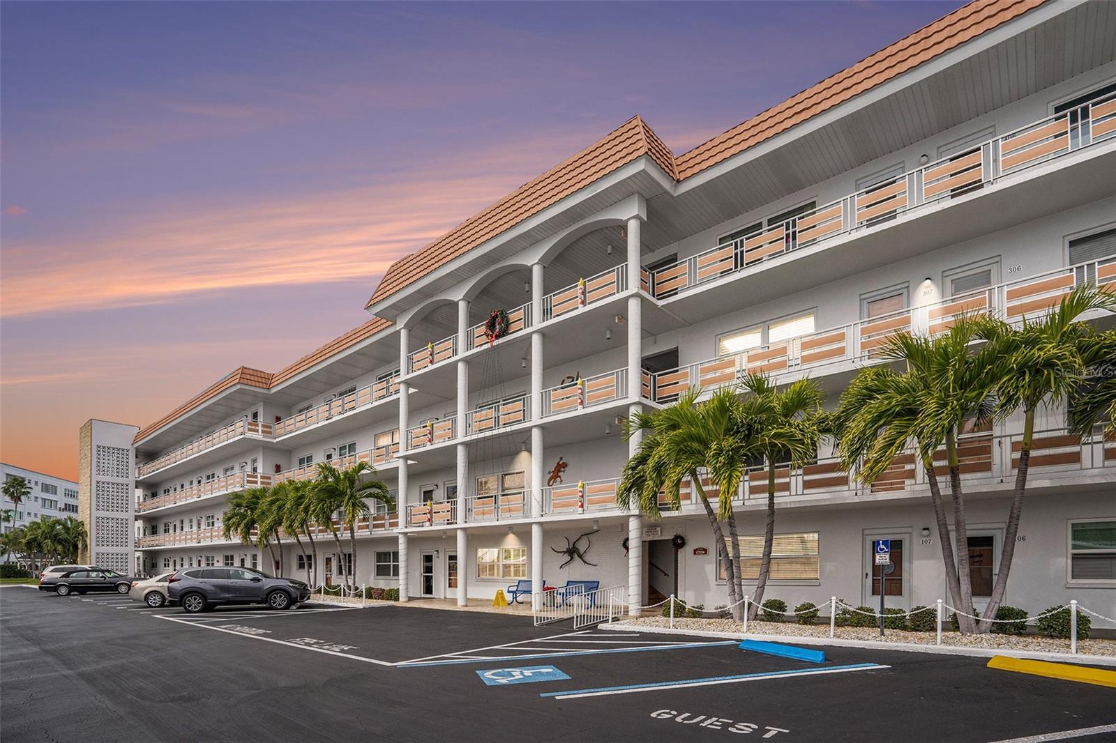 Welcome to the beautiful ETON at Town Shores!