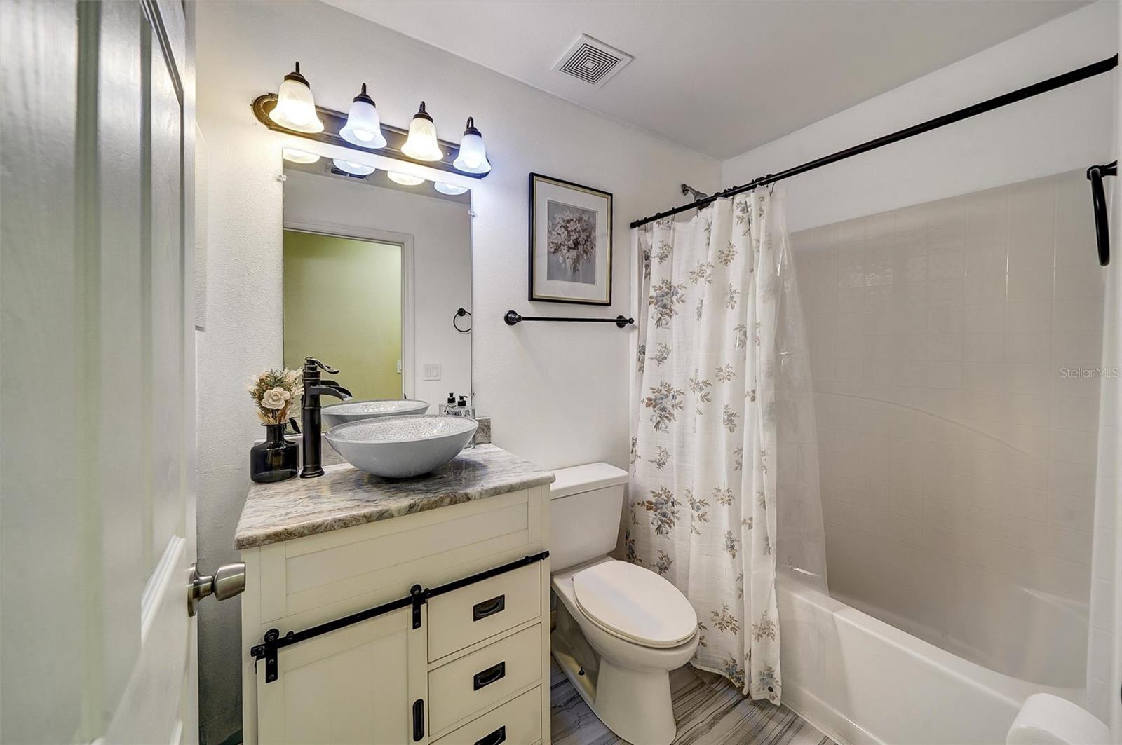 Bathroom2