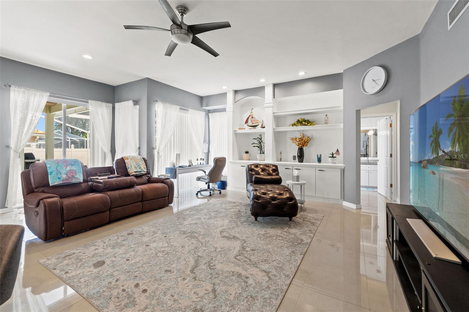 2nd Living room space