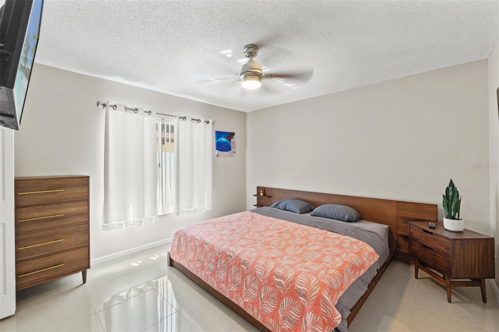 Bedroom 2 with King Size bed
