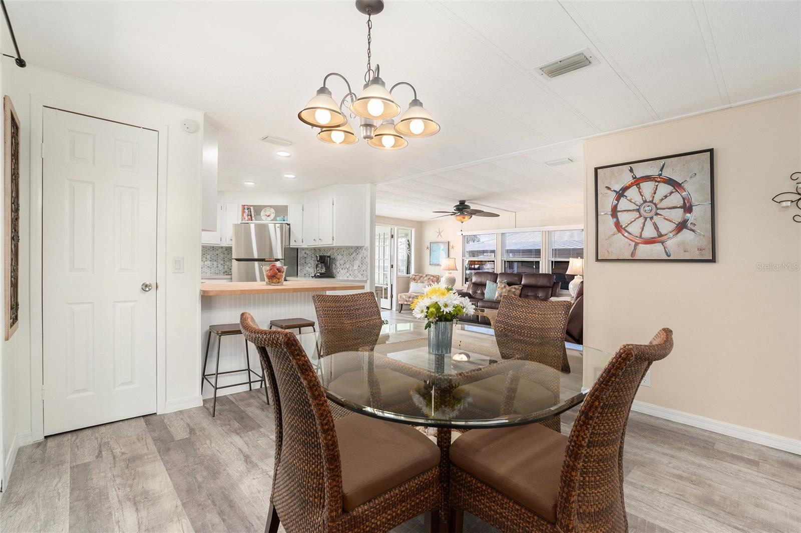 2133 Oahu Drive, Holiday FL 34691 - Lake Conley - Dining