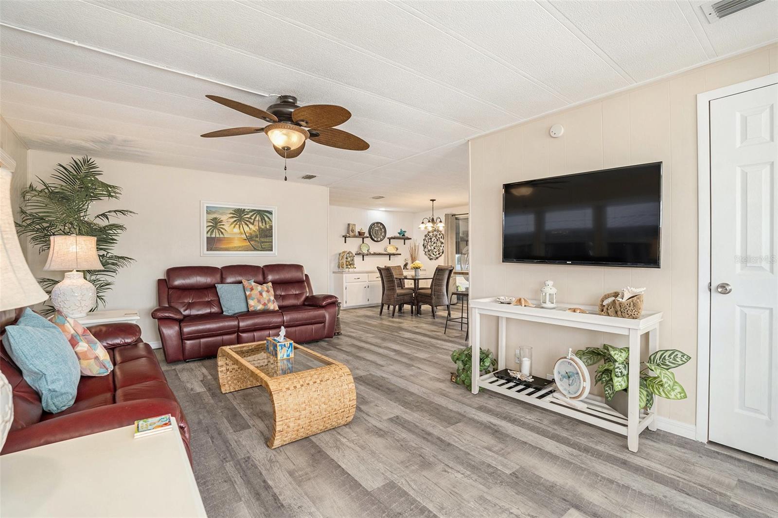 2133 Oahu Drive, Holiday FL 34691 - Lake Conley - Living Room