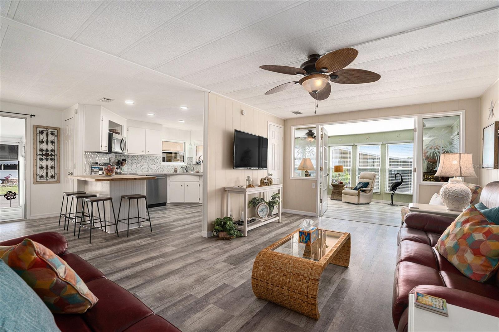 2133 Oahu Drive, Holiday FL 34691 - Lake Conley - Living Room