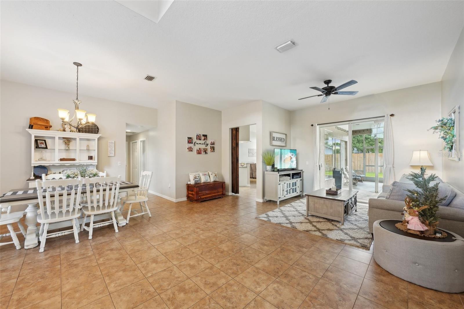 Foyer/Dinning/Living
